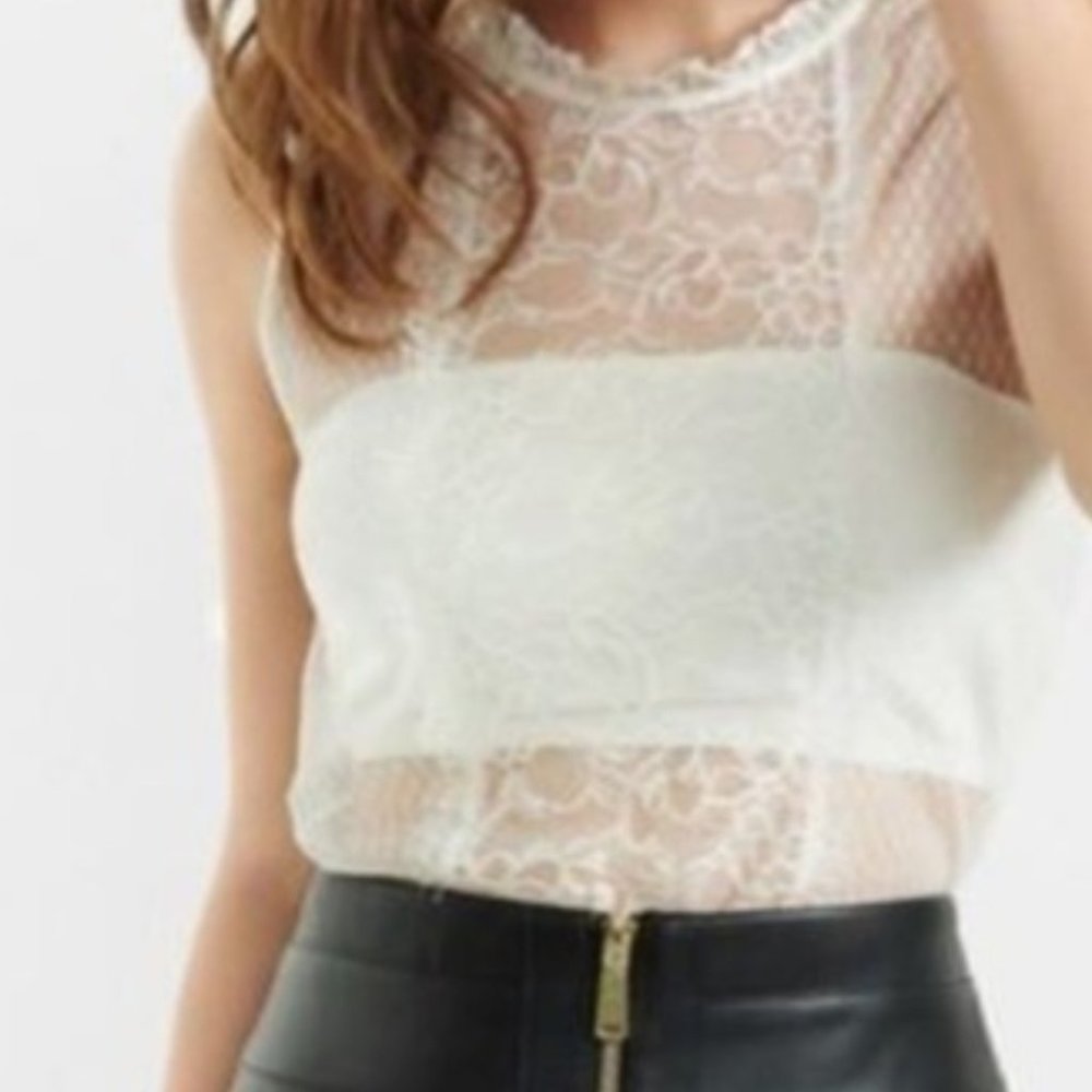 NEW Express‎ Small Blouse Ivory Lace Tank A82